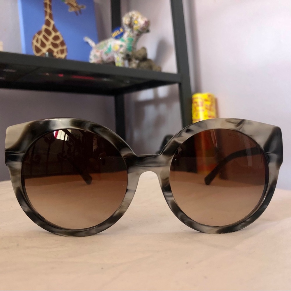 MICHAEL KORS SUNGLASSES - Picture 2 of 4